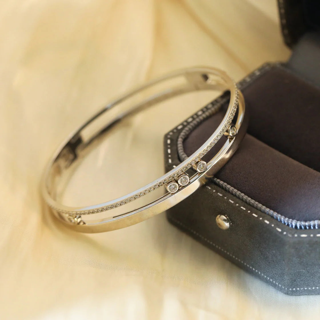 [Renovia Jewelry]Move Romane Diamond Bangle Bracelet