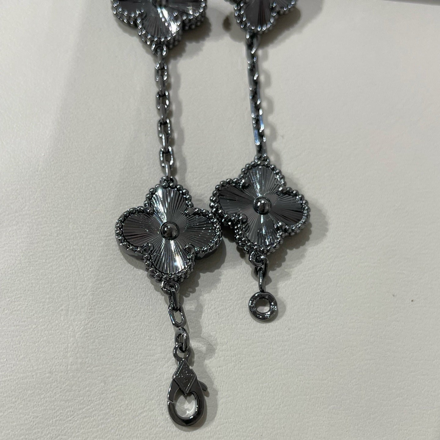[Renovia Jewelry]CLOVER 5 MOTIF BLACK BRACELET
