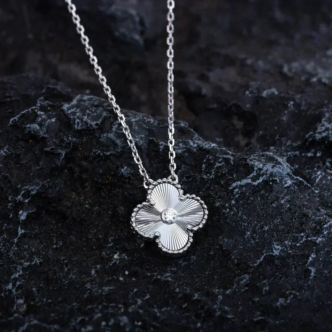 [Renovia Jewelry]CLOVER  15MM DIAMOND LASER NECKLACE SILVER