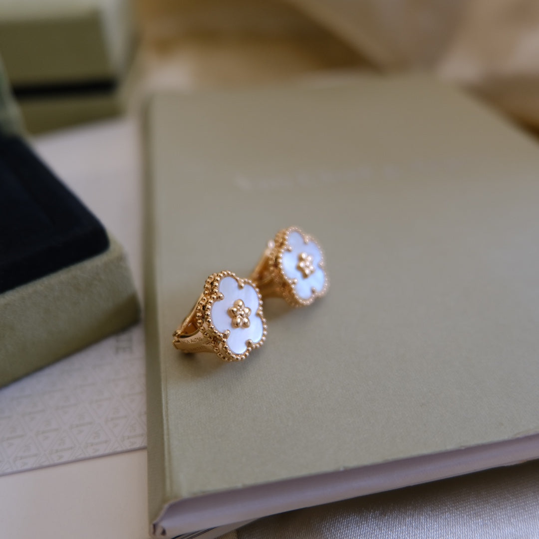 [Renovia Jewelry]LUCKY PINK GOLD WHITE MOP EARRINGS