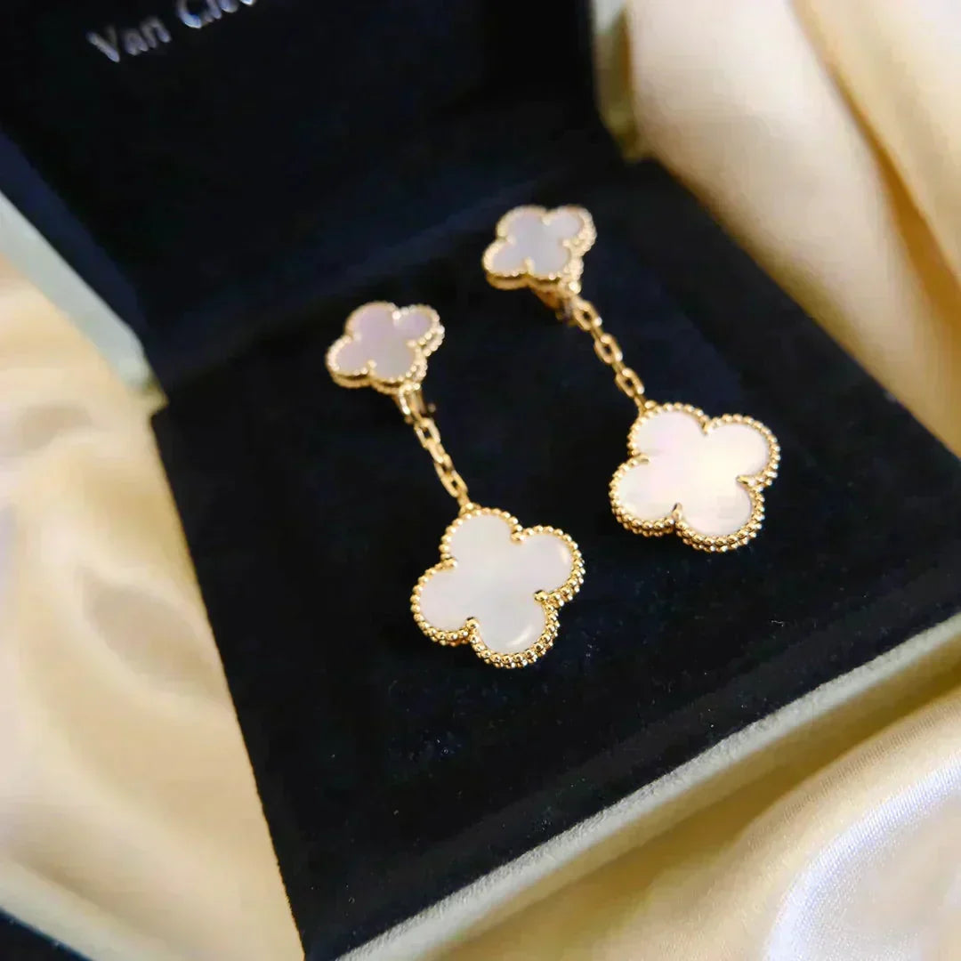 [Renovia Jewelry]CLOVER 2 MOTIF WHITE MOP EARRINGS