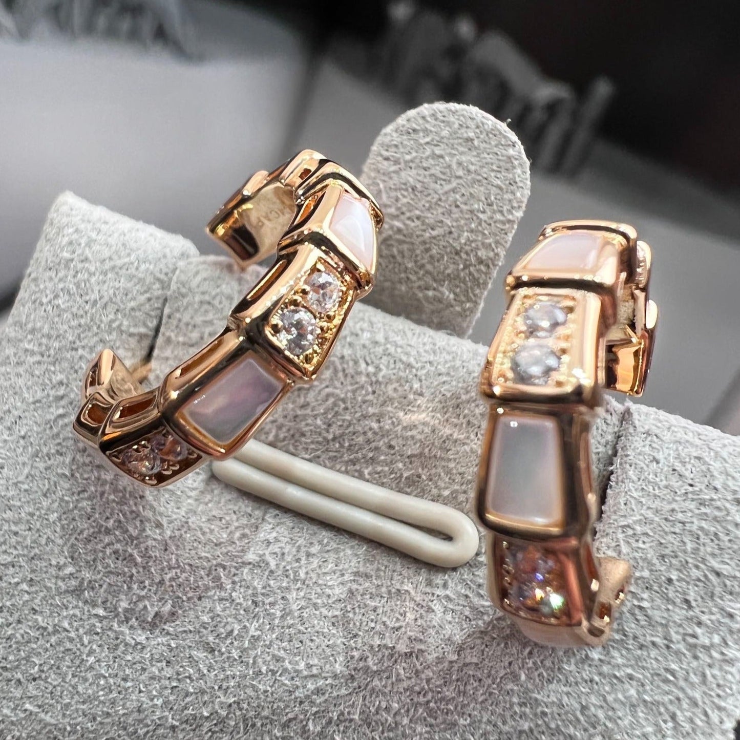 [Renovia Jewelry]SERPENTI MOP PINK GOLD EARRINGS