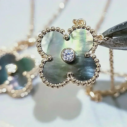 [Renovia Jewelry]CLOVER 15MM DIAMOND AND MOTHER-OF-GREY NECKLACE