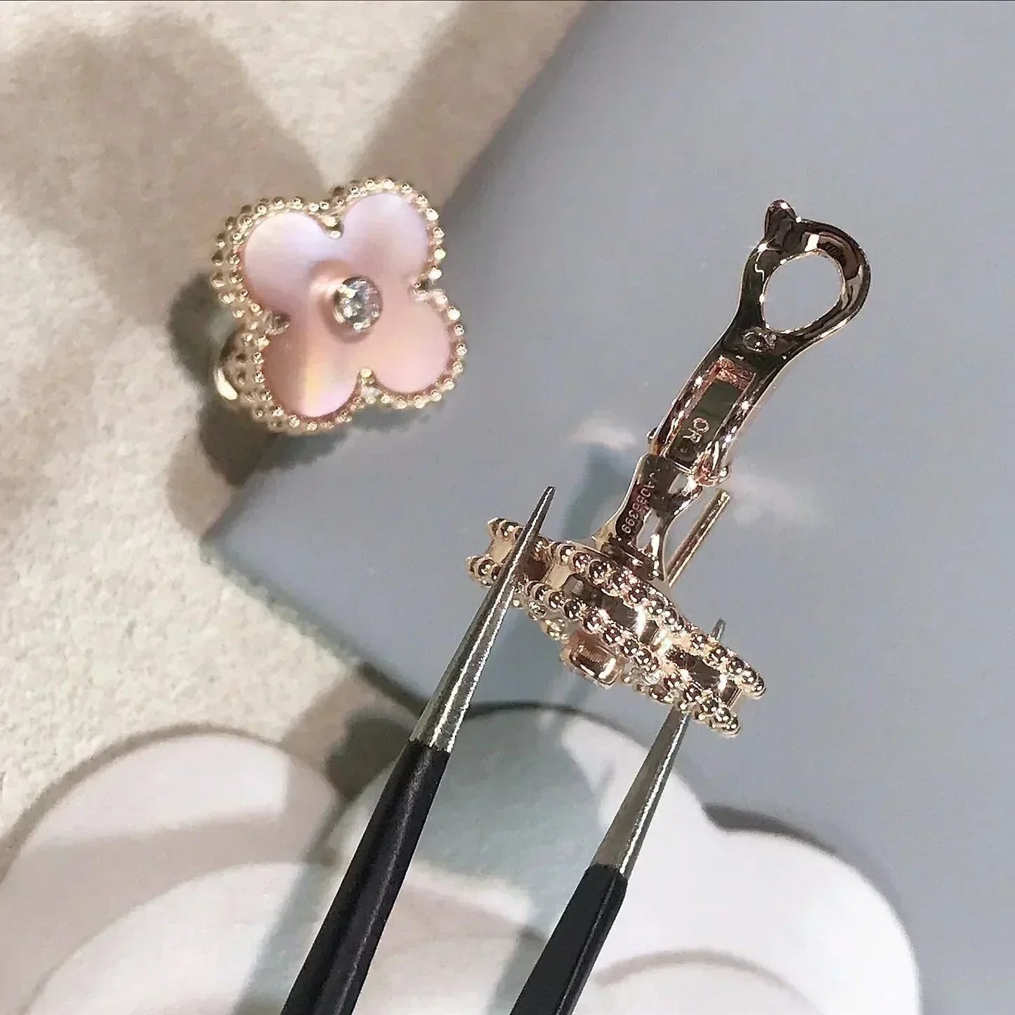 [Renovia Jewelry]CLOVER MEDIUM 1 MOTIFS  PINK MOP DIAMOND EARRINGS