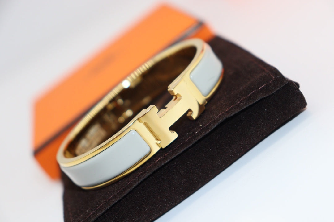 [Renovia Jewelry]H LIGHT BLUE BRACELET