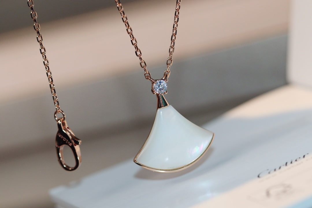 [Renovia Jewelry]DREAM NECKLACE WHITE MOP PINK GOLD 1 DIAMOND