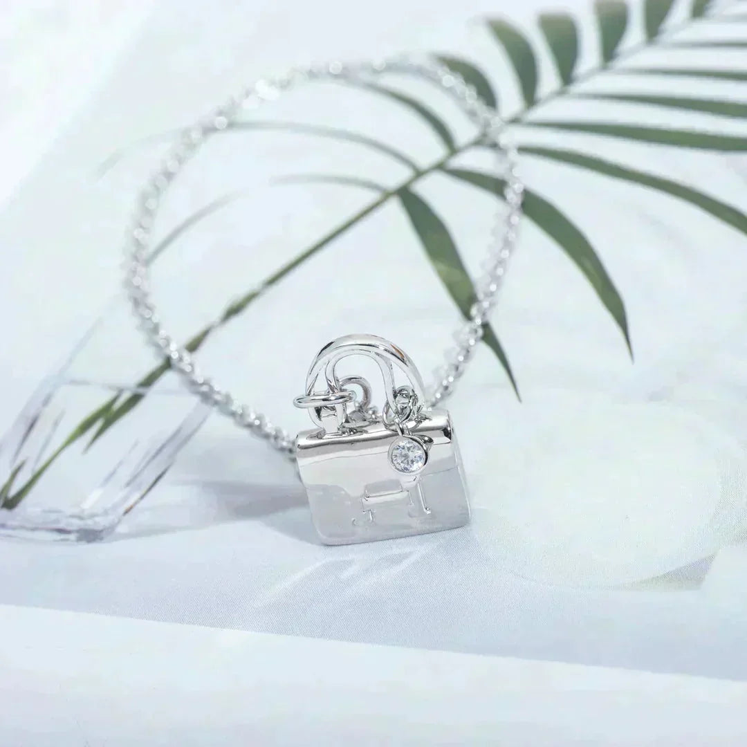 [Renovia Jewelry]AMULETTE PEDANT SILVER NECKLACE