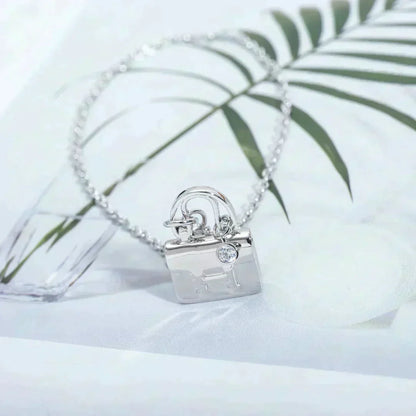 [Renovia Jewelry]AMULETTE PEDANT SILVER NECKLACE