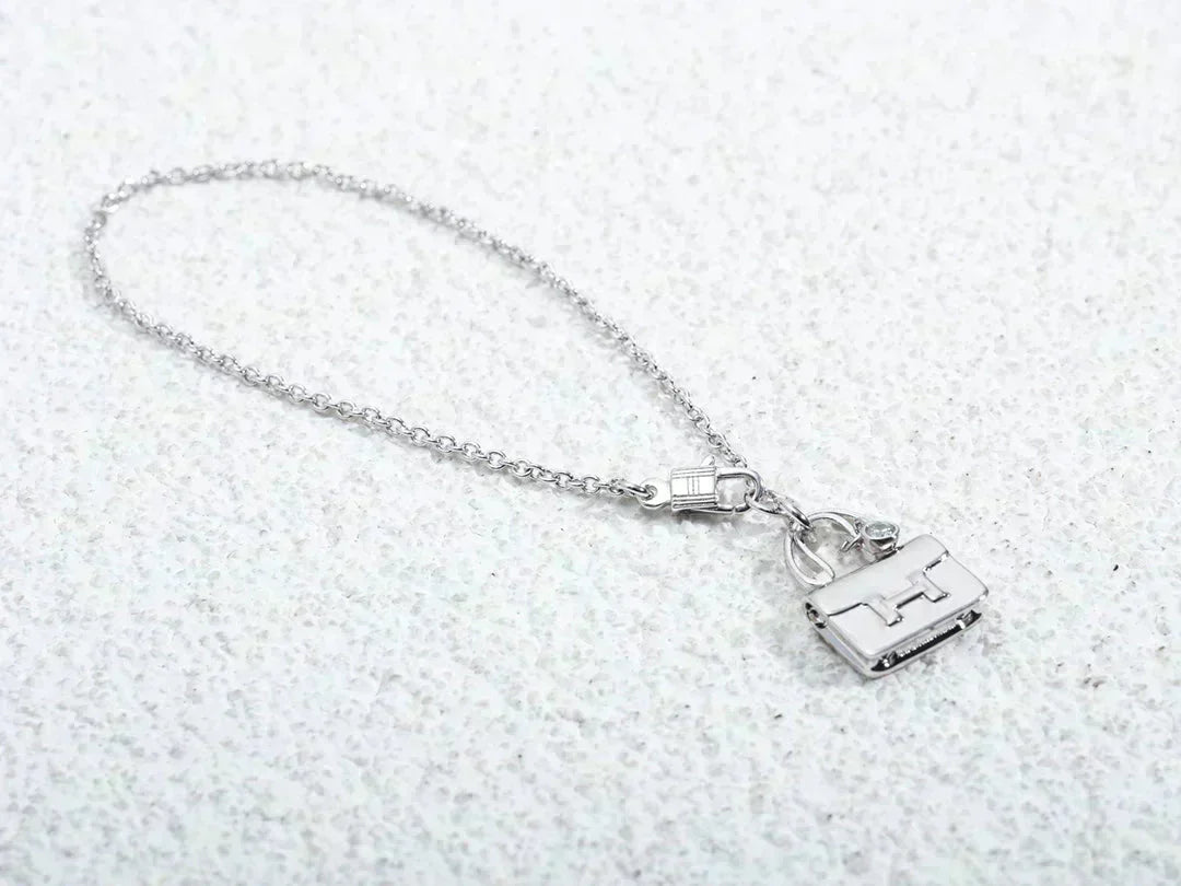 [Renovia Jewelry]AMULETTE PEDANT SILVER NECKLACE