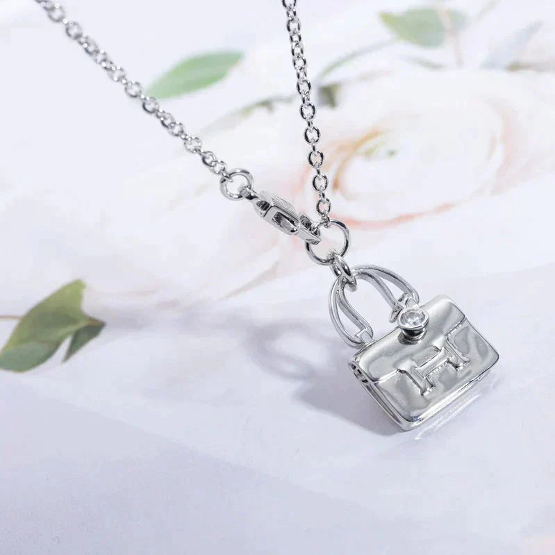 [Renovia Jewelry]AMULETTE PEDANT SILVER NECKLACE