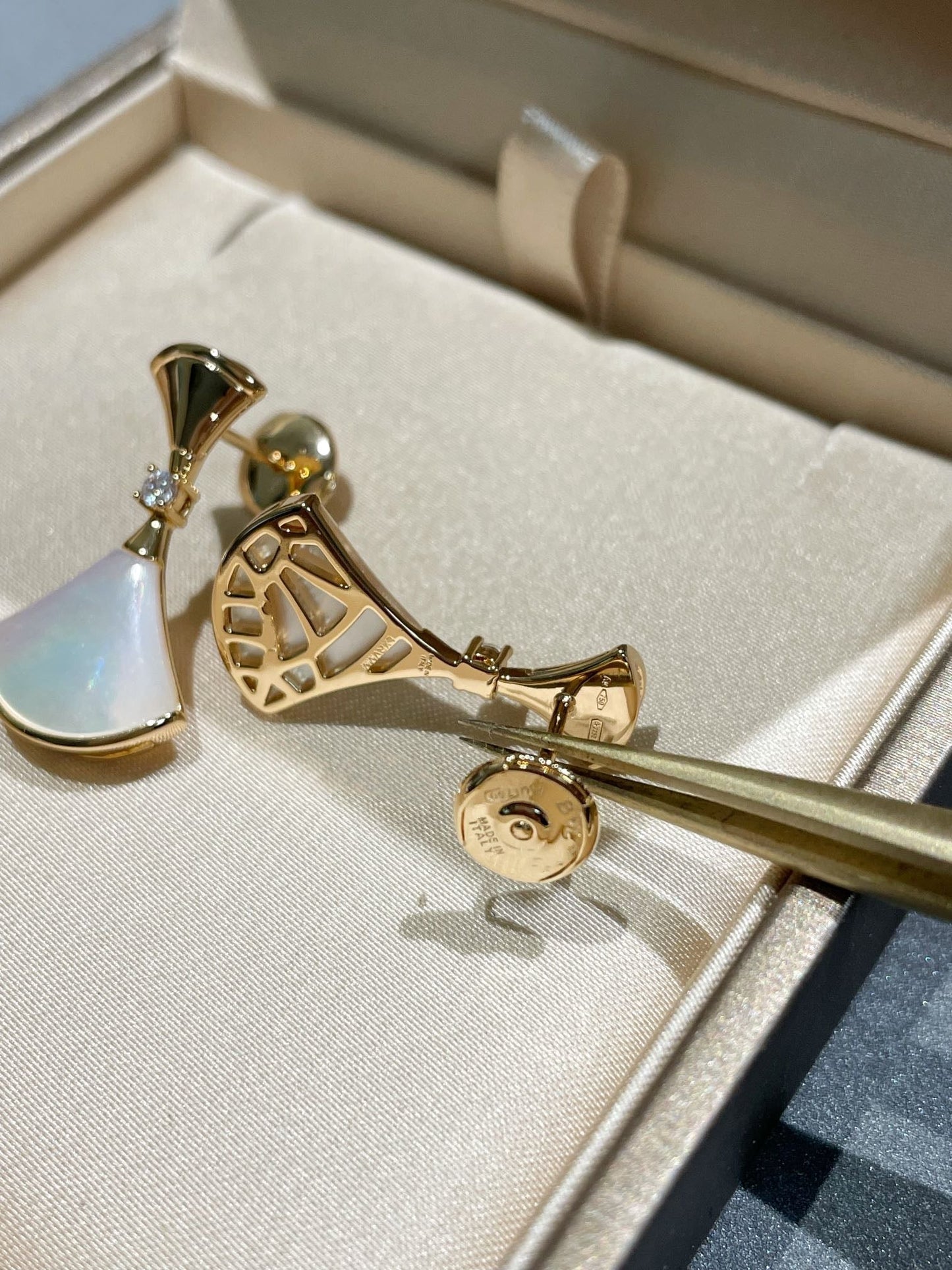 [Renovia Jewelry]DREAM MOP 1 DIAMOND EARRINGS