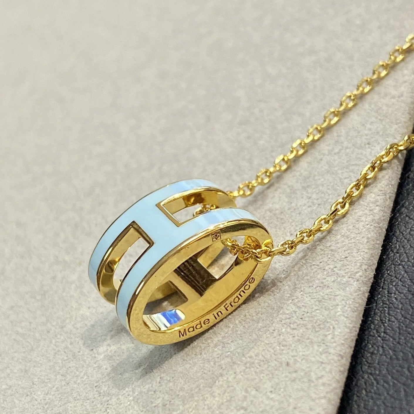 [Renovia Jewelry]POP H LIGHT BLUE NECKLACE