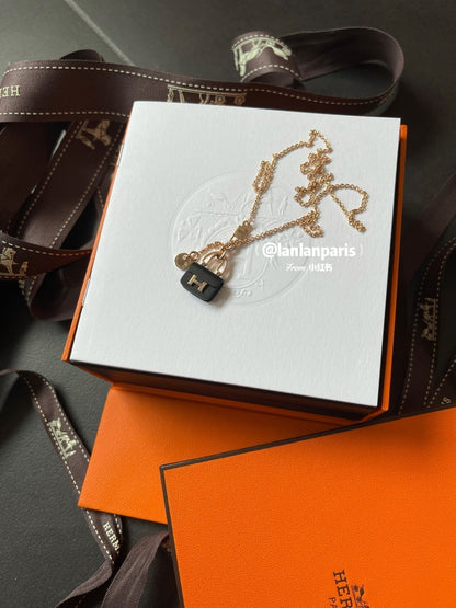 [Renovia Jewelry]CONSTANCE BLACK PEDANT PINK GOLD NECKLACE