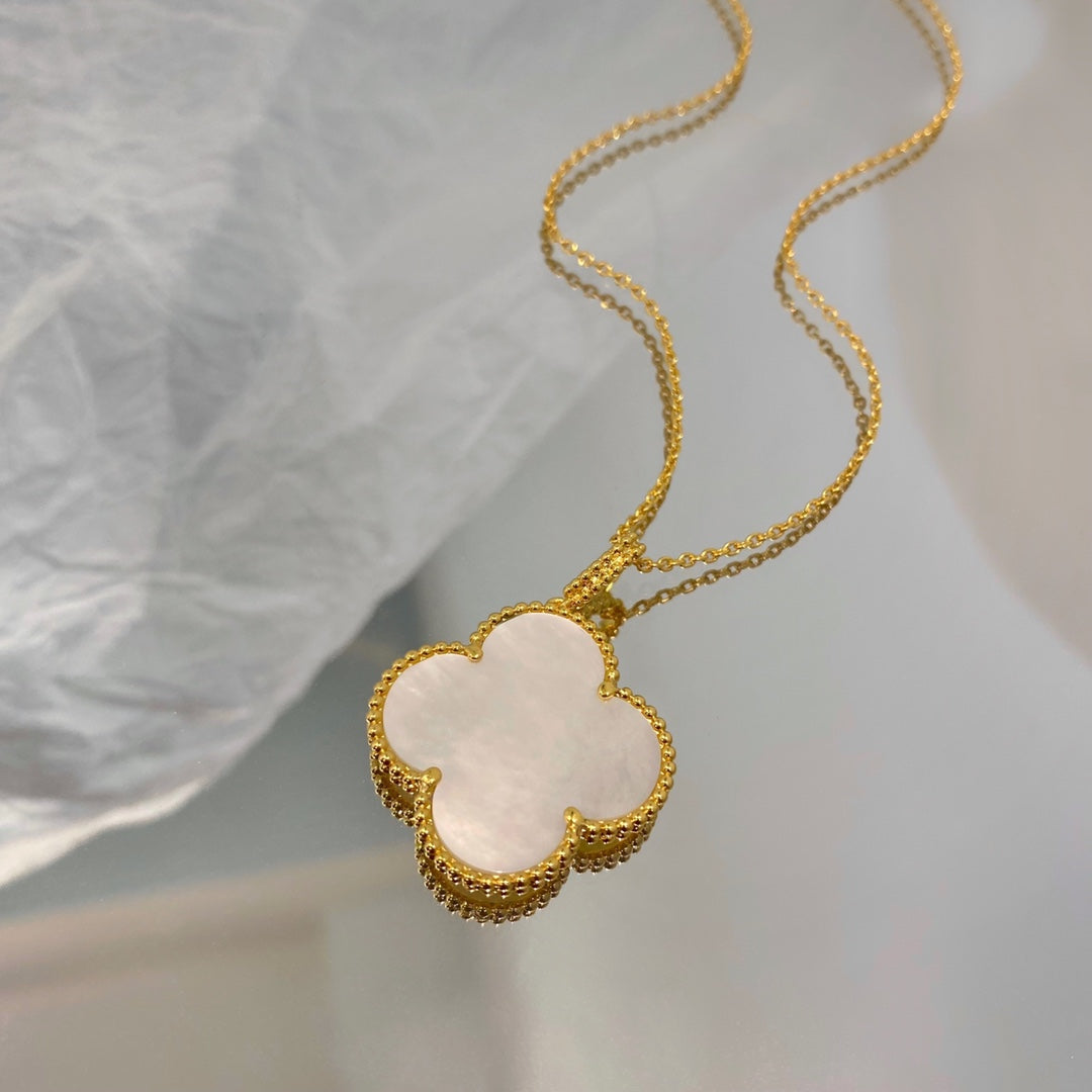 [Renovia Jewelry]CLOVER 25MM MOP LARGE PENDANT NECKLACE