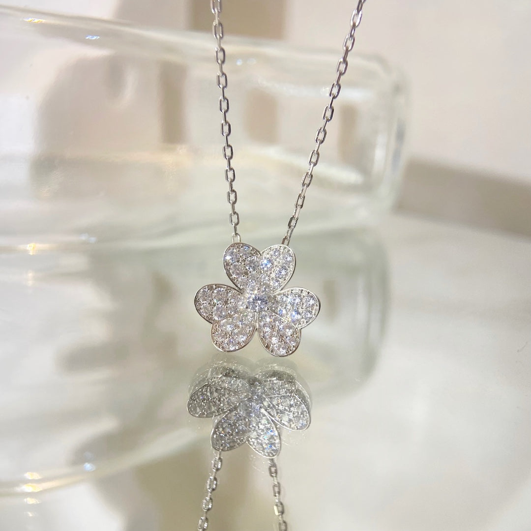 [Renovia Jewelry]FLOWER DIAMOND NECKLACE