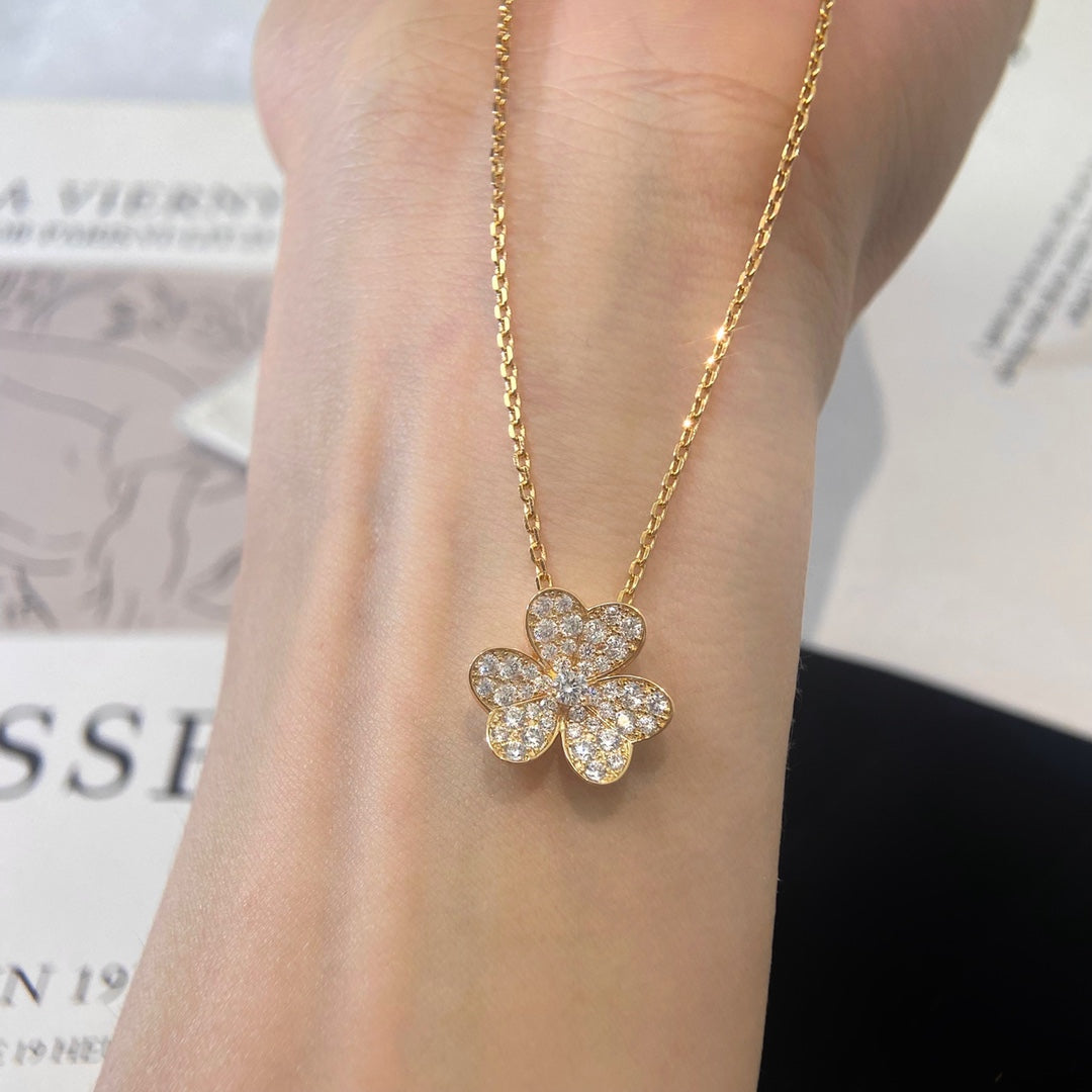 [Renovia Jewelry]FLOWER DIAMOND NECKLACE