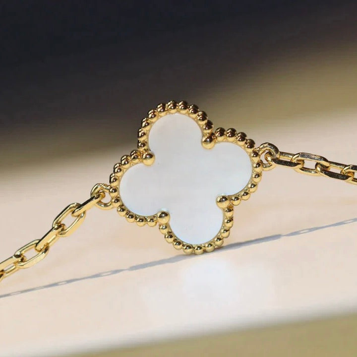[Renovia Jewelry]CLOVER 20 MOTIFS WHITE MOP NECKLACE