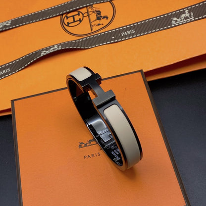 [Renovia Jewelry]H BRACELET 12MM BLACK BEIGE CERAMIC