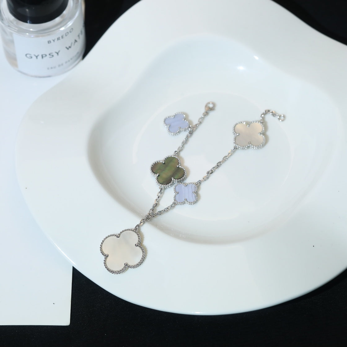 [Renovia Jewelry]CLOVER BRACELET 5 MOTIFS MOP CHALCEDONY SILVER