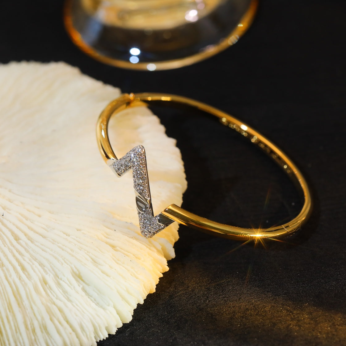 [Renovia Jewelry]VOLTE UPSITE DOWN GOLD DIAMOND BRACELET