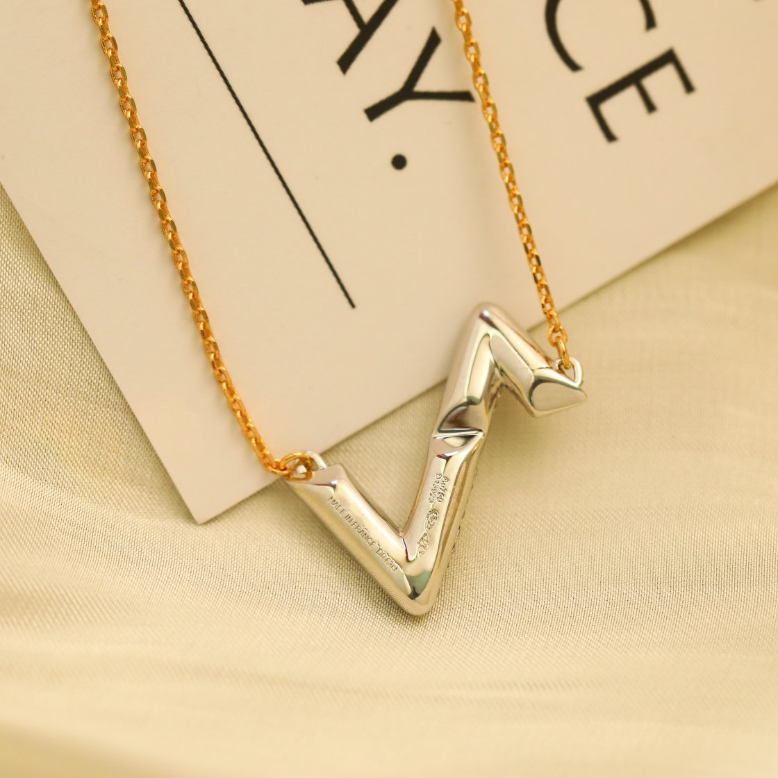 [Renovia Jewelry]VOLT SILVER DIAMOND PEDANT NECKLACE