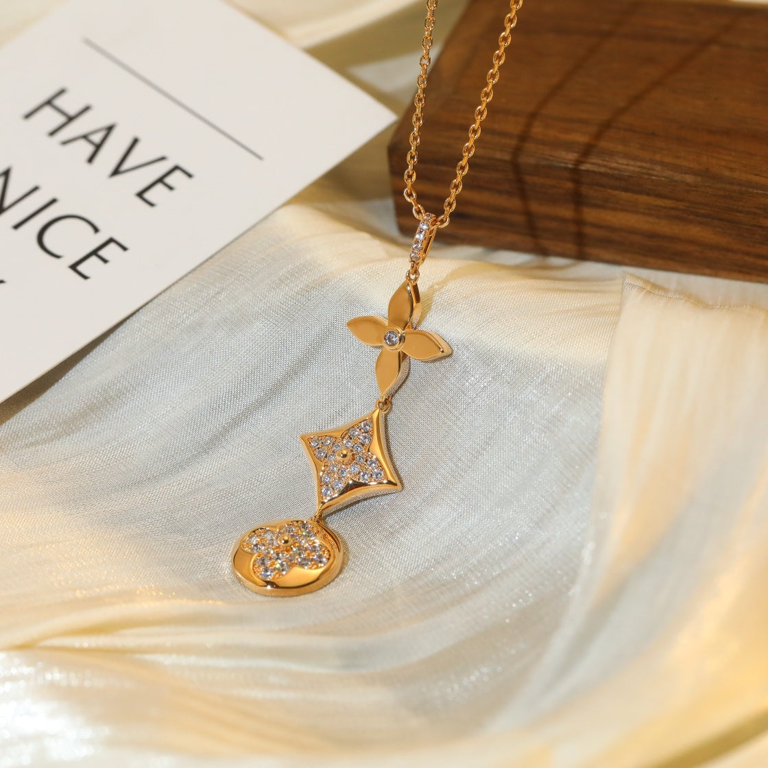 [Renovia Jewelry]STAR AND SUN DIAMOND PINK GOLD NECKLACE