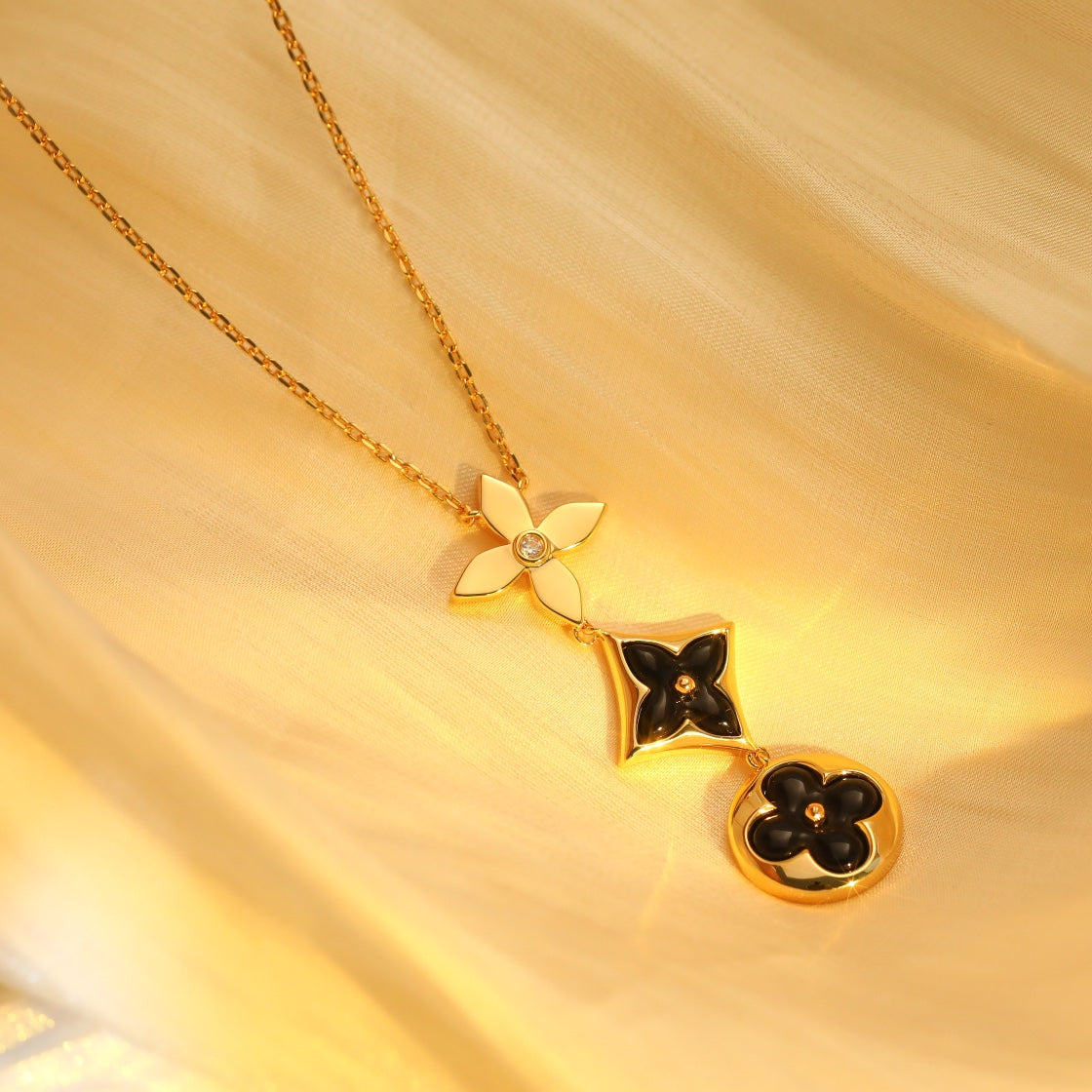 [Renovia Jewelry]STAR AND SUN ONYX PINK GOLD NECKLACE