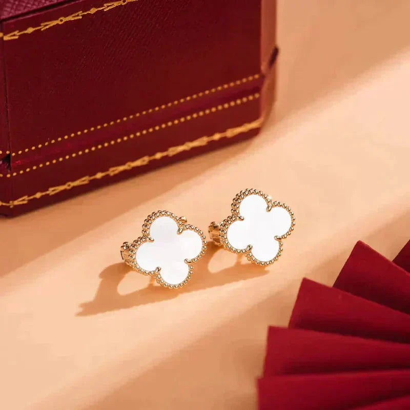 [Renovia Jewelry]CLOVER MEDIUM 1 MOTIFS  WHITE MOP STUD EARRINGS