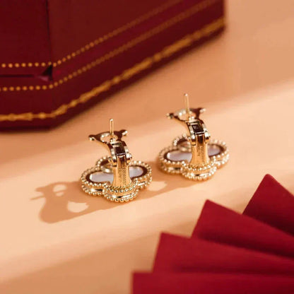 [Renovia Jewelry]CLOVER MEDIUM 1 MOTIFS  WHITE MOP STUD EARRINGS