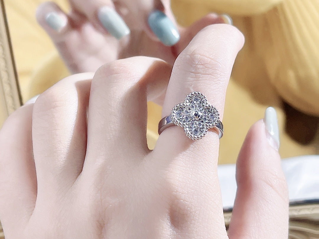 [Renovia Jewelry]CLOVER DIAMOND RING