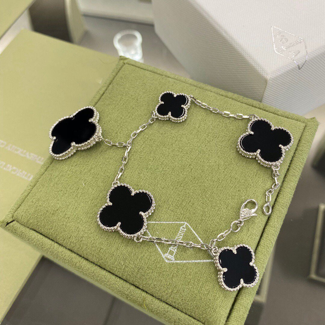 [Renovia Jewelry]CLOVER 5 MOTIFS SIVLER ONYX BRACELET
