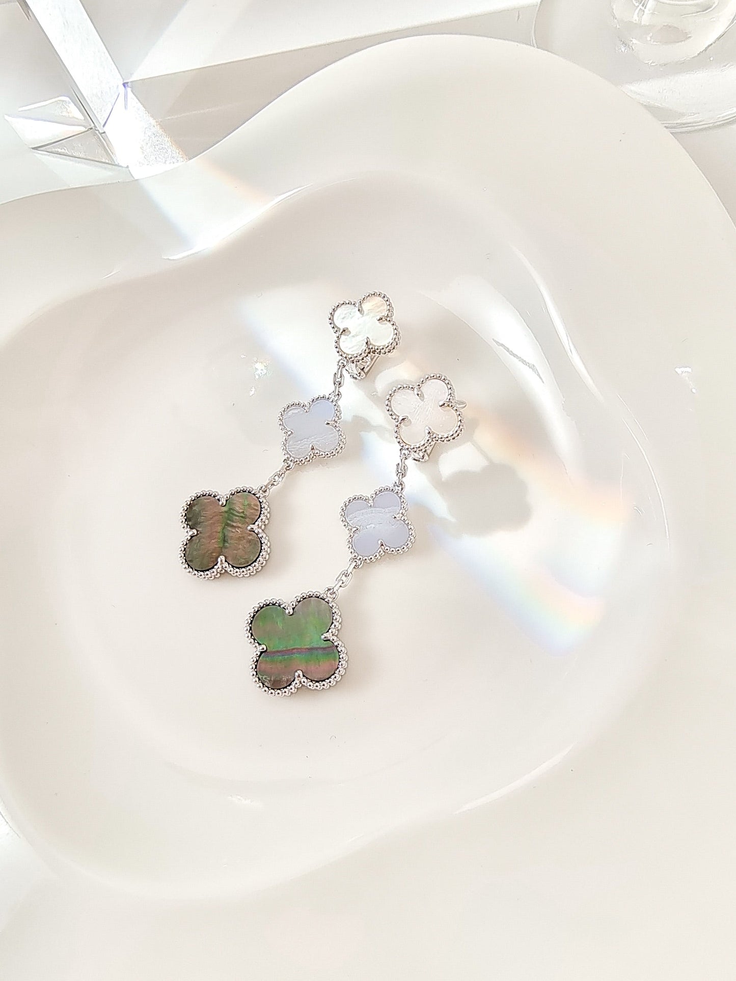 [Renovia Jewelry]CLOVER 3 MOTIFS CHALCEDONY DARK MOP SILVER EARRINGS