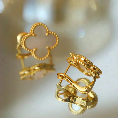 [Renovia Jewelry]CLOVER MEDIUM 1 MOTIFS  WHITE MOP STUD EARRINGS