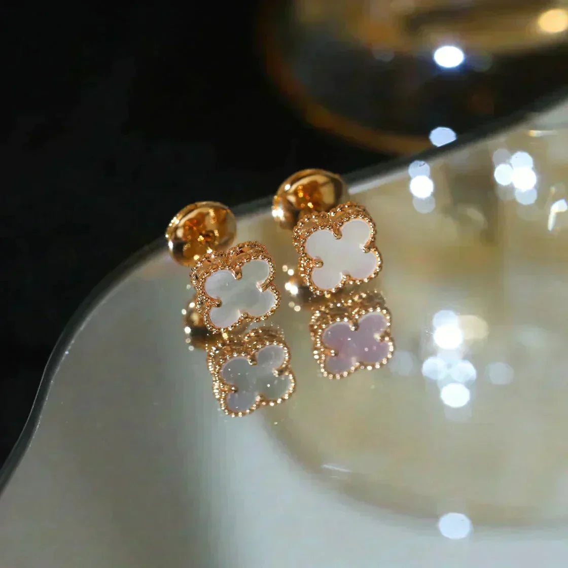 [Renovia Jewelry]CLOVER MINI 9.5MM WHITE MOP EARRINGS