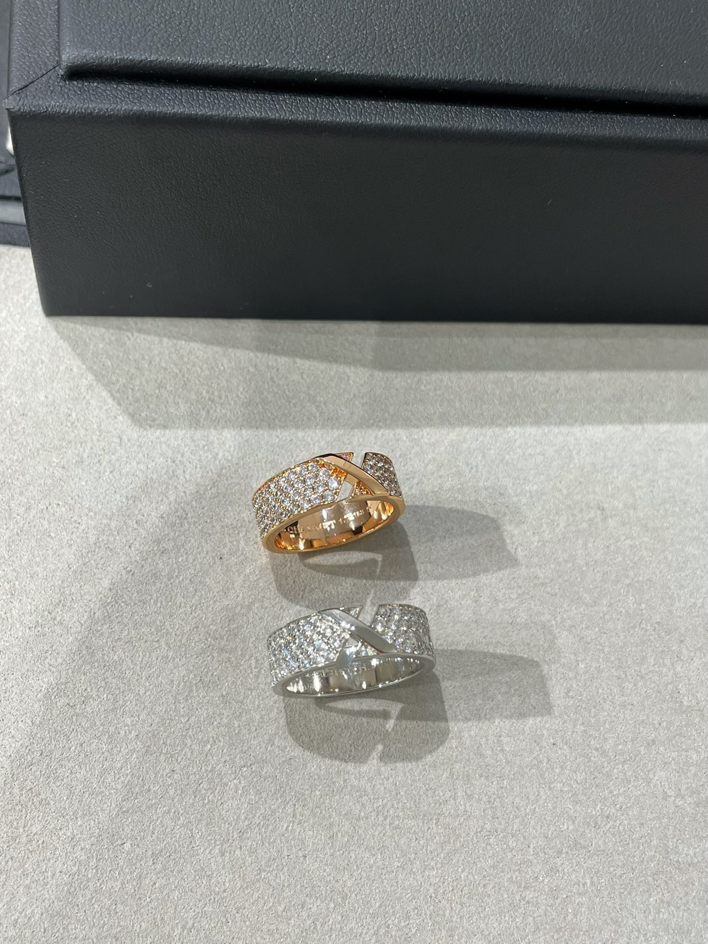 [Renovia Jewelry]LIENS EVIDENCE  DIAMOND PAVED RING