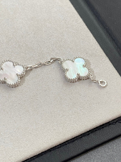[Renovia Jewelry]CLOVER WHITE PEARL MOP 5 MOTIF BRACELET COLLECTION