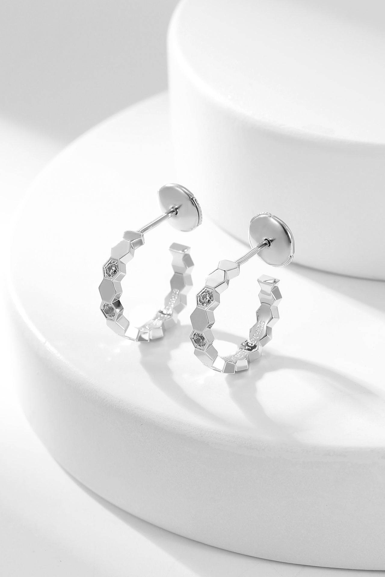 [Renovia Jewelry]BEE LOVE DIAMOND HOOP EARRINGS