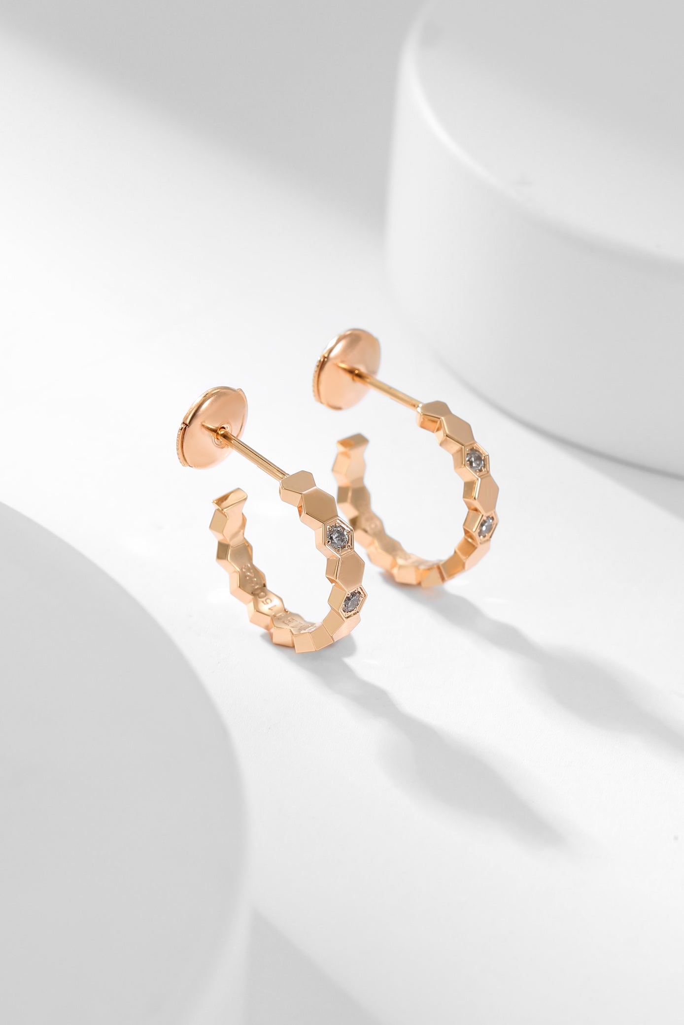 [Renovia Jewelry]BEE LOVE DIAMOND HOOP EARRINGS
