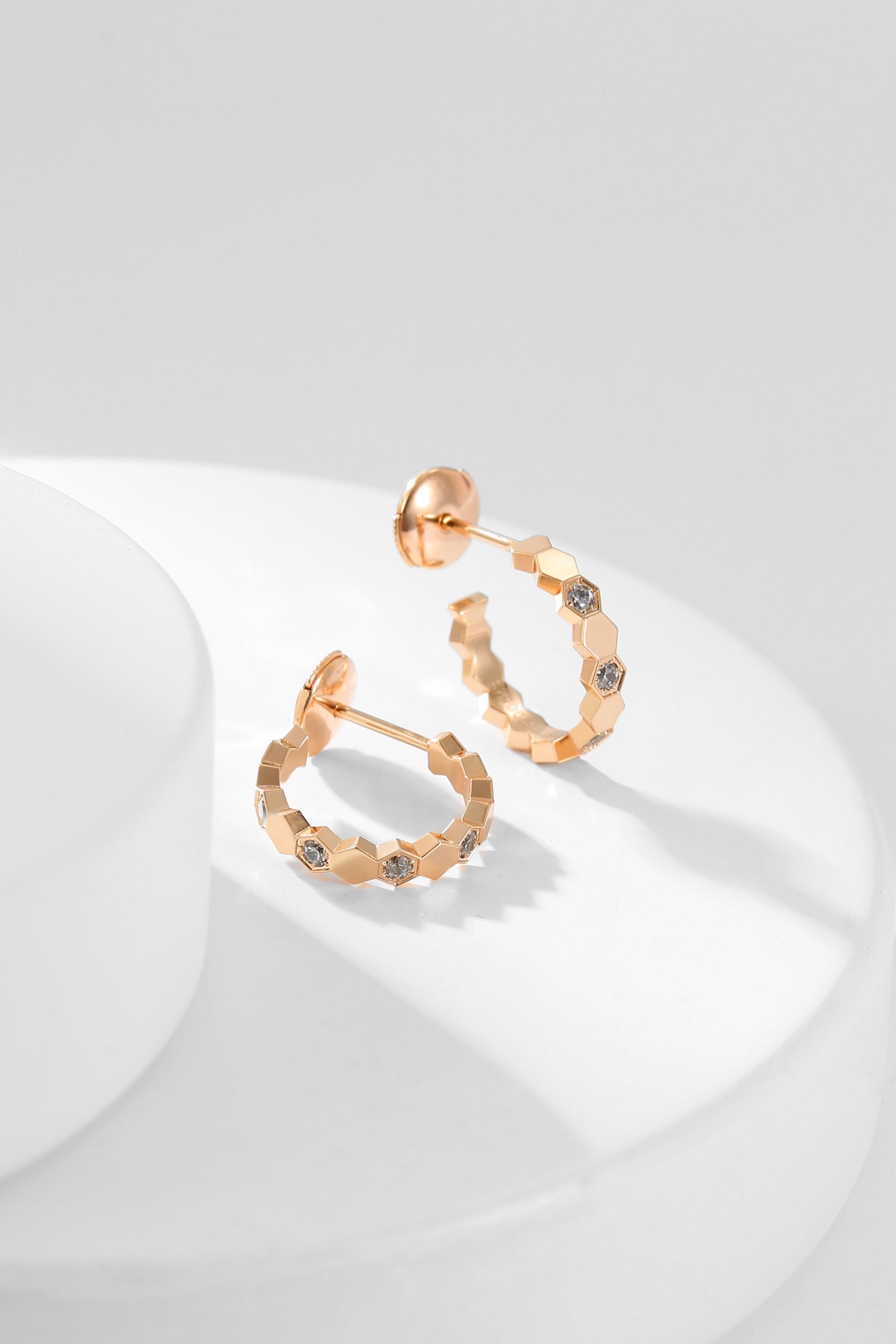 [Renovia Jewelry]BEE LOVE DIAMOND HOOP EARRINGS