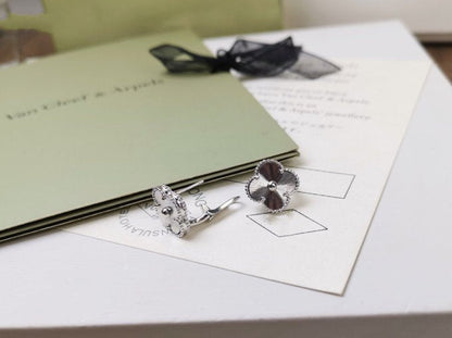 [Renovia Jewelry]CLOVER MEDIUM STUD EARRINGS