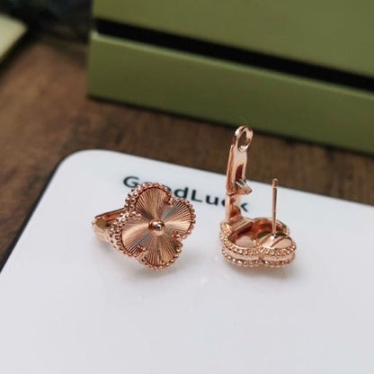 [Renovia Jewelry]CLOVER MEDIUM STUD EARRINGS