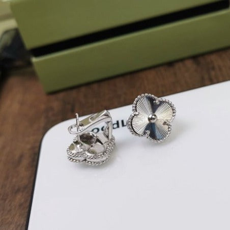 [Renovia Jewelry]CLOVER MEDIUM STUD EARRINGS