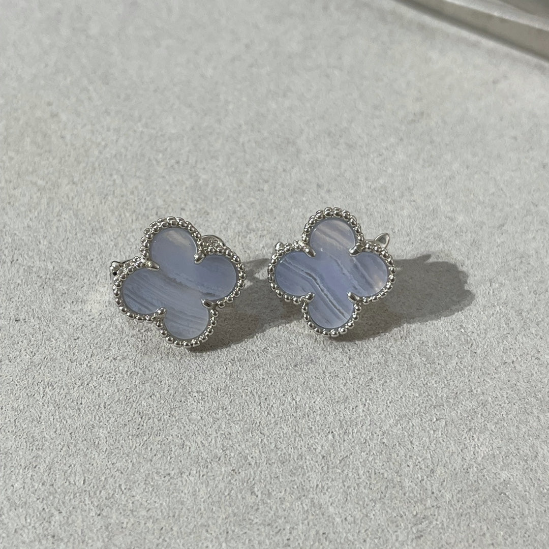 [Renovia Jewelry]CLOVER CHALCEDONY SILVER STUD EARRINGS