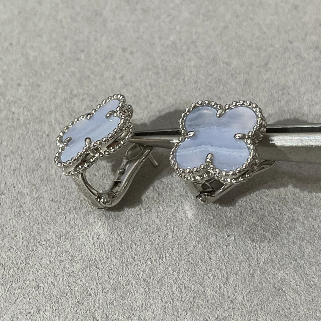 [Renovia Jewelry]CLOVER CHALCEDONY SILVER STUD EARRINGS