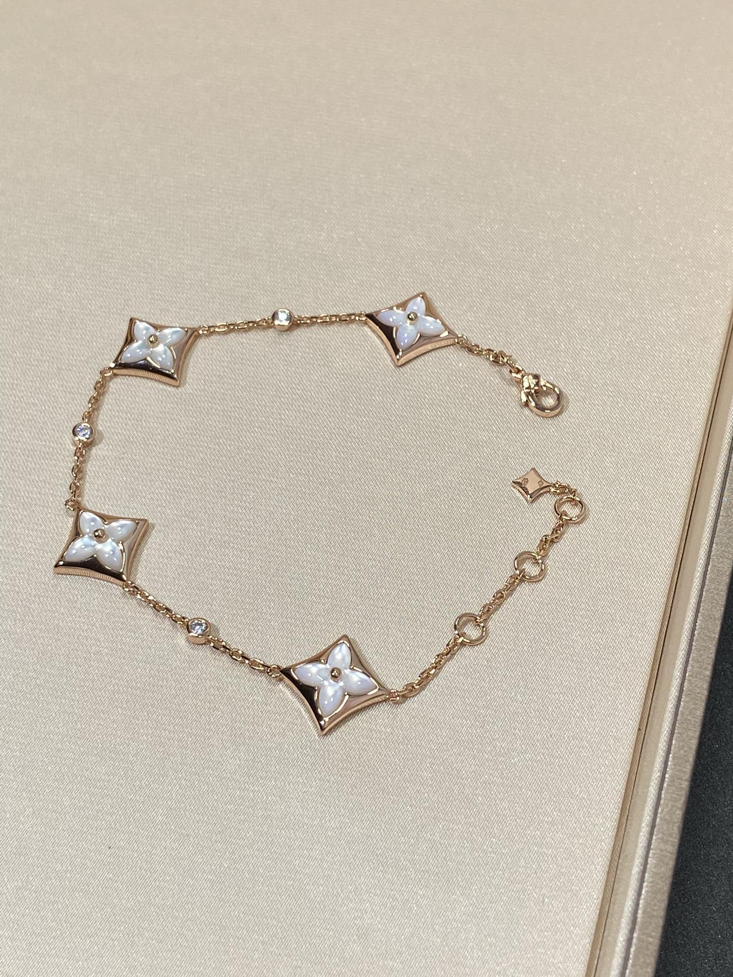 [Renovia Jewelry]STAR 4 MOTIF MOP DIAMOND PINK GOLD BRACELET