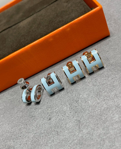 [Renovia Jewelry]POP H SKY BLUE STUD EARRINGS