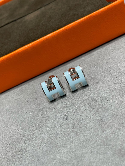 [Renovia Jewelry]POP H SKY BLUE STUD EARRINGS