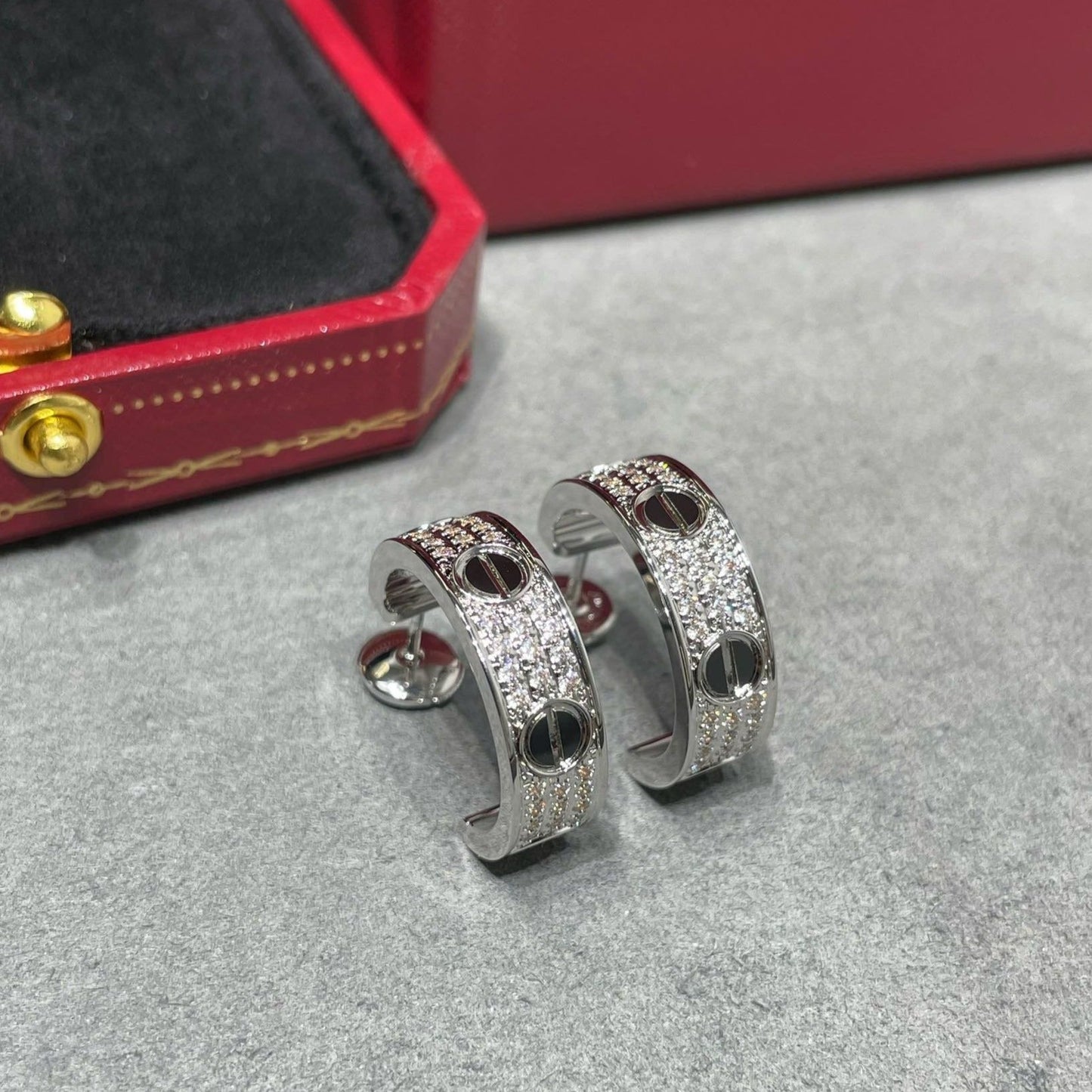 [Renovia Jewelry]LOVE CERAMIC DIAMOND PAVED SILVER EARRINGS