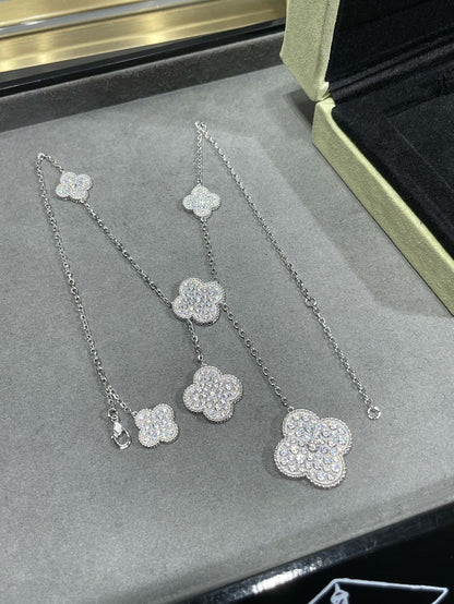 [Renovia Jewelry]CLOVER 6 MOTIF DIAMOND PAVED NECKLACE