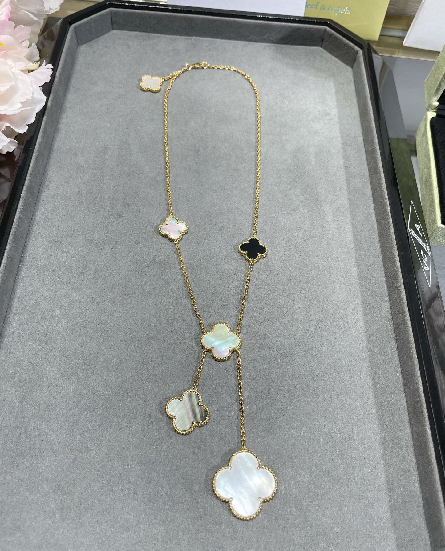 [Renovia Jewelry]CLOVER 6 MOTIF MOP ONYX GOLD NECKLACE